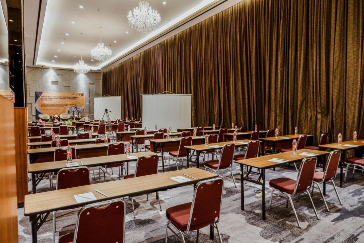 Akmani Hotel Джакарта Екстериор снимка